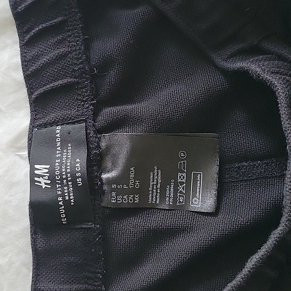 H&M black men's 6 " shorts sz S, reg fit/coupe standard, like new - Picture 3 of 3